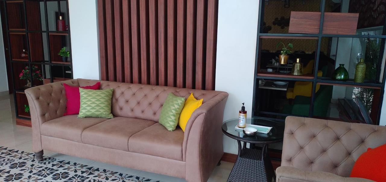 Regenta Inn Indiranagar By Royal Orchid Hotels Bangalore Exterior foto